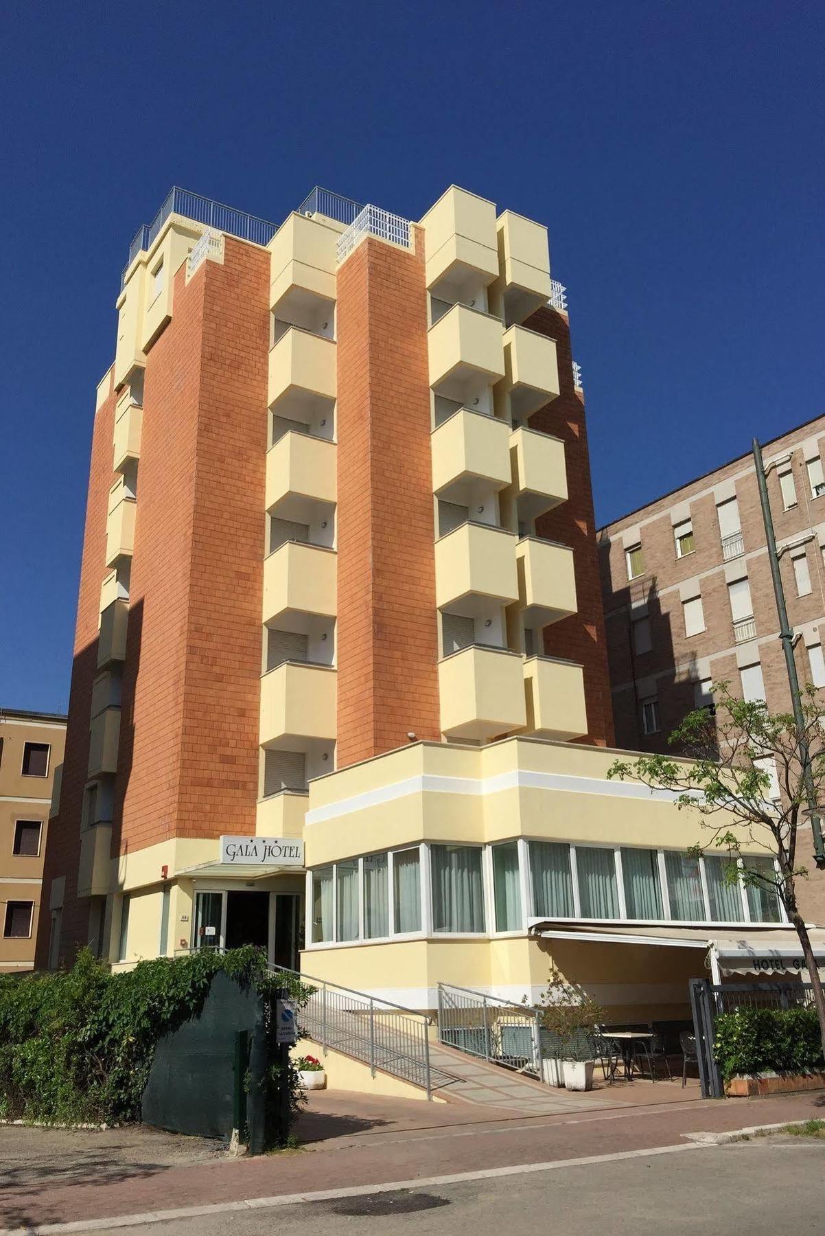 Hotel Gala Pesaro Exteriör bild