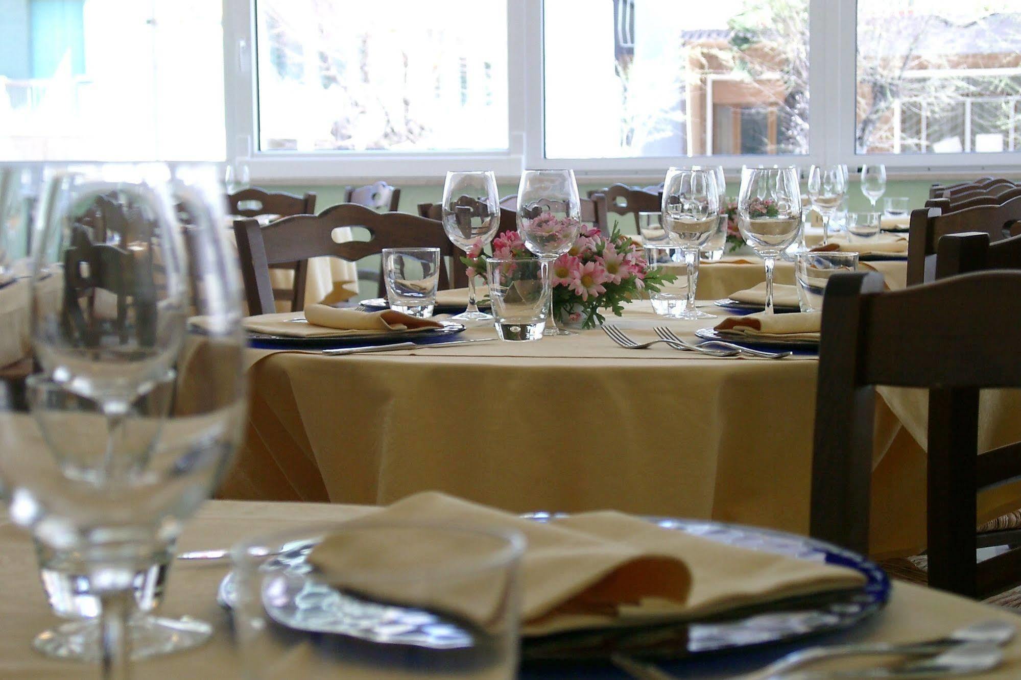 Hotel Gala Pesaro Exteriör bild